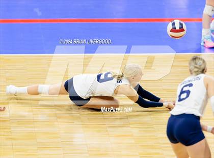 Thumbnail 3 in Platte Valley vs. Village (CHSAA 3A Final) photogallery.
