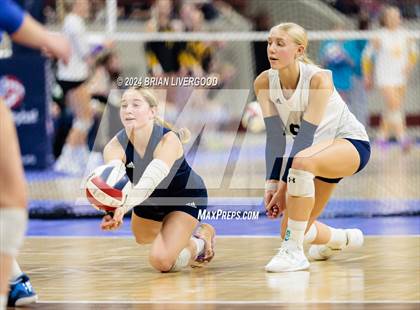 Thumbnail 3 in Platte Valley vs. Village (CHSAA 3A Final) photogallery.