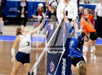 Thumbnail 2 in Platte Valley vs. Village (CHSAA 3A Final) photogallery.