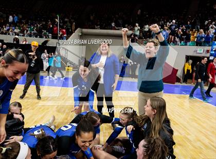 Thumbnail 1 in Platte Valley vs. Village (CHSAA 3A Final) photogallery.