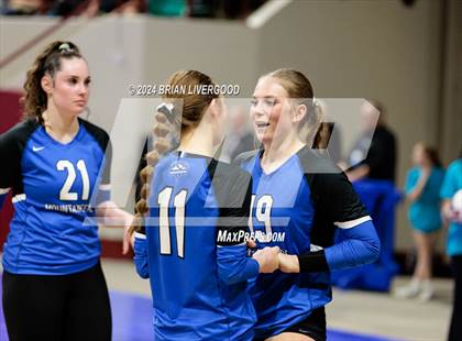 Thumbnail 2 in Platte Valley vs. Village (CHSAA 3A Final) photogallery.