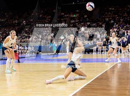 Thumbnail 2 in Platte Valley vs. Village (CHSAA 3A Final) photogallery.
