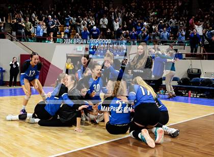 Thumbnail 3 in Platte Valley vs. Village (CHSAA 3A Final) photogallery.