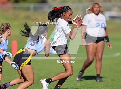 Thumbnail 2 in Vista Ridge vs. Manual (CHSAA 4A Second Round) photogallery.
