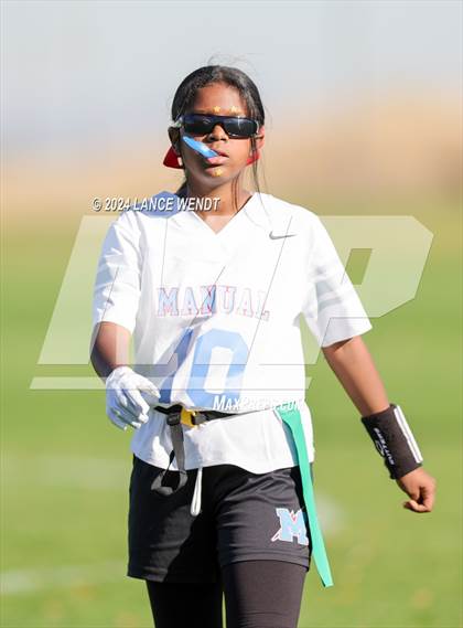 Thumbnail 1 in Vista Ridge vs. Manual (CHSAA 4A Second Round) photogallery.