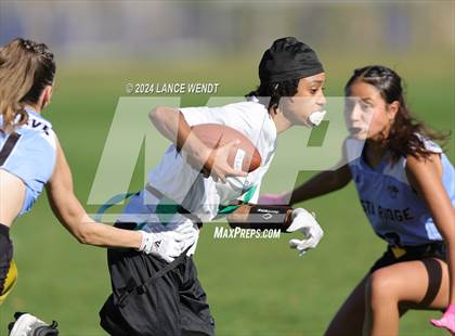 Thumbnail 2 in Vista Ridge vs. Manual (CHSAA 4A Second Round) photogallery.
