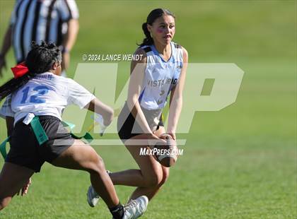 Thumbnail 1 in Vista Ridge vs. Manual (CHSAA 4A Second Round) photogallery.