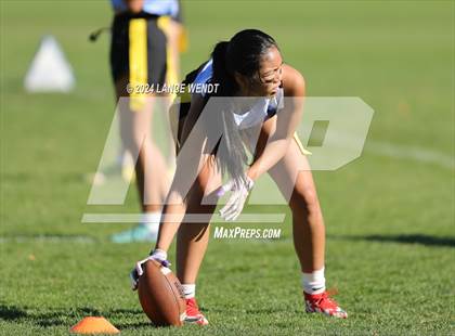 Thumbnail 2 in Vista Ridge vs. Manual (CHSAA 4A Second Round) photogallery.
