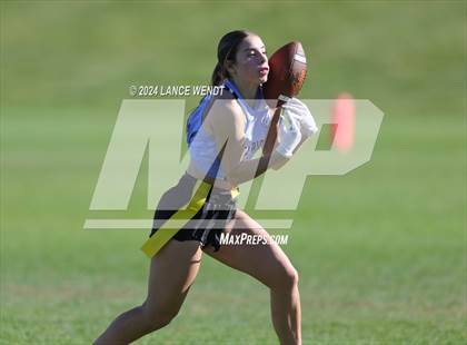 Thumbnail 3 in Vista Ridge vs. Manual (CHSAA 4A Second Round) photogallery.