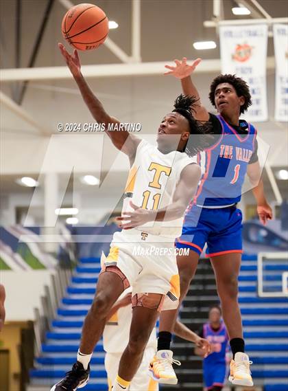 Thumbnail 2 in Thomson vs Midland Valley (100 Black Men of Augusta Thanksgiving Classic) photogallery.
