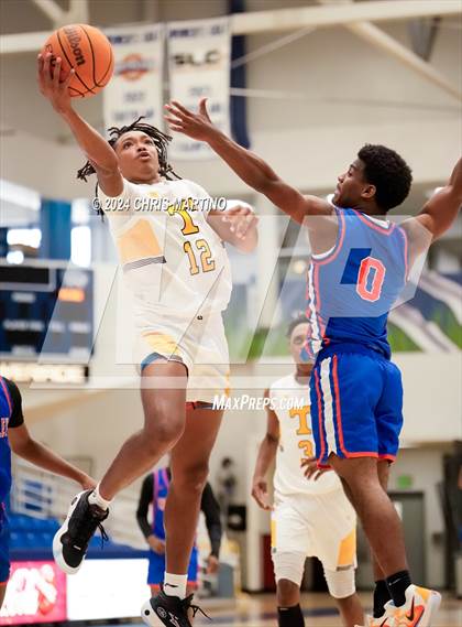 Thumbnail 3 in Thomson vs Midland Valley (100 Black Men of Augusta Thanksgiving Classic) photogallery.