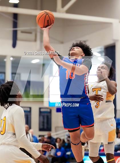 Thumbnail 2 in Thomson vs Midland Valley (100 Black Men of Augusta Thanksgiving Classic) photogallery.