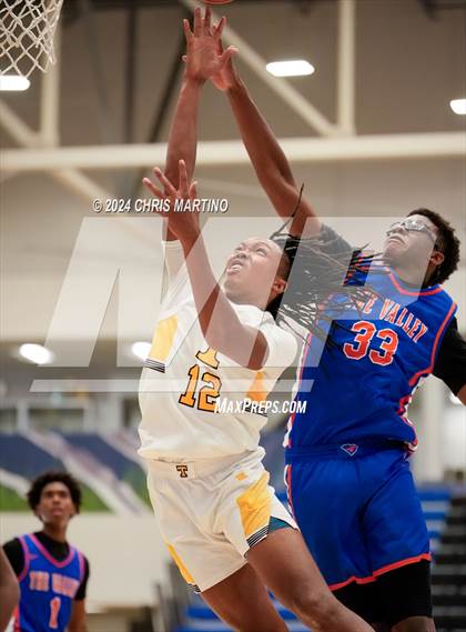Thumbnail 2 in Thomson vs Midland Valley (100 Black Men of Augusta Thanksgiving Classic) photogallery.