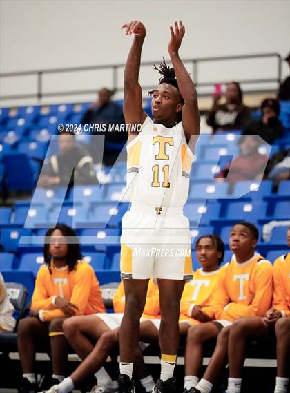 Thumbnail 3 in Thomson vs Midland Valley (100 Black Men of Augusta Thanksgiving Classic) photogallery.