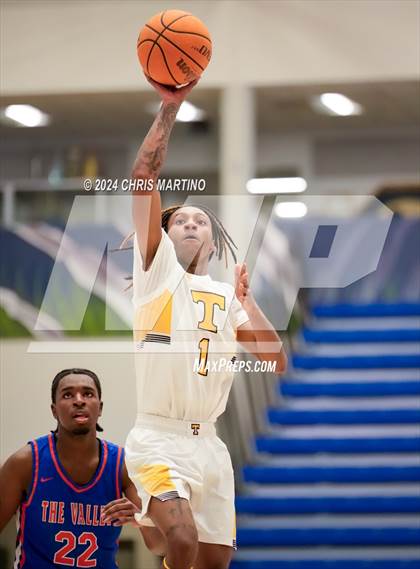 Thumbnail 3 in Thomson vs Midland Valley (100 Black Men of Augusta Thanksgiving Classic) photogallery.