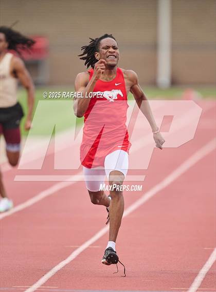 Thumbnail 2 in UIL 6A Track & Field District Finals (400M) photogallery.