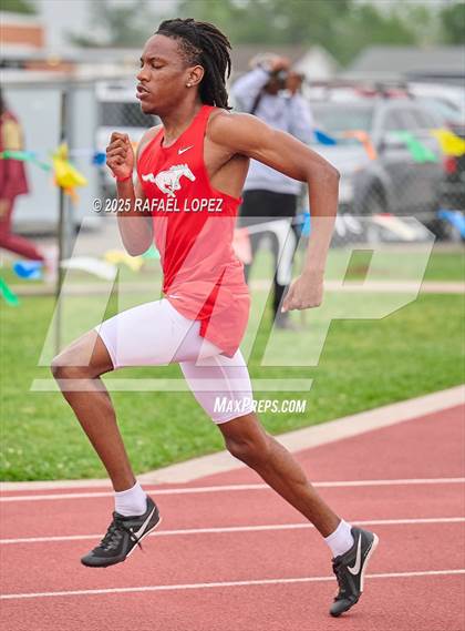 Thumbnail 3 in UIL 6A Track & Field District Finals (400M) photogallery.