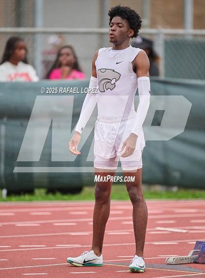 Thumbnail 1 in UIL 6A Track & Field District Finals (400M) photogallery.