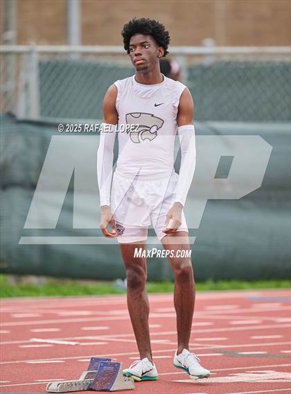 Thumbnail 2 in UIL 6A Track & Field District Finals (400M) photogallery.