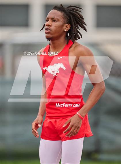 Thumbnail 2 in UIL 6A Track & Field District Finals (400M) photogallery.