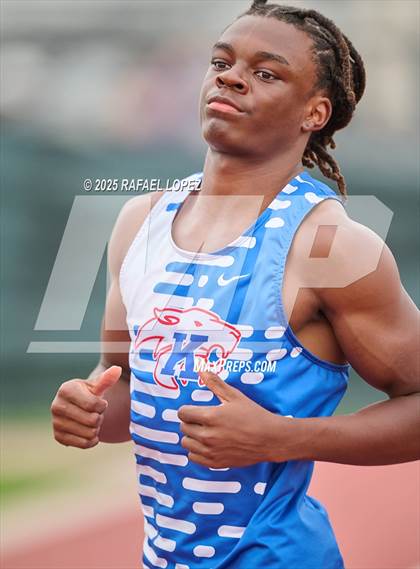 Thumbnail 1 in UIL 6A Track & Field District Finals (400M) photogallery.