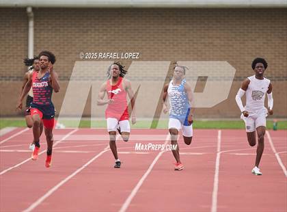 Thumbnail 2 in UIL 6A Track & Field District Finals (400M) photogallery.