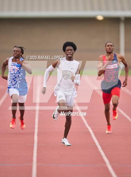 Thumbnail 3 in UIL 6A Track & Field District Finals (400M) photogallery.