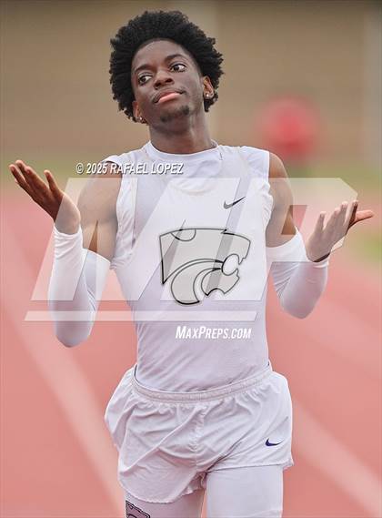 Thumbnail 1 in UIL 6A Track & Field District Finals (400M) photogallery.