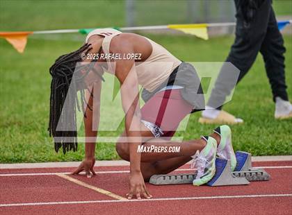 Thumbnail 2 in UIL 6A Track & Field District Finals (400M) photogallery.