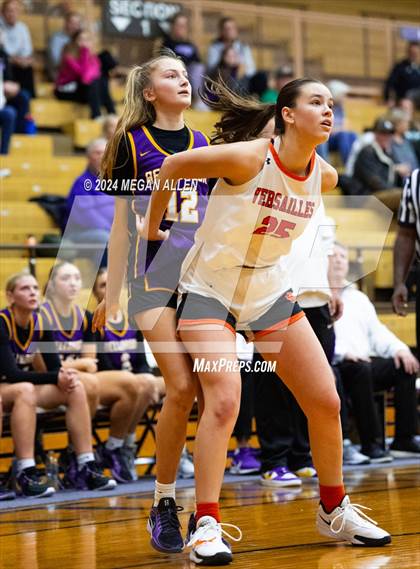 Thumbnail 2 in Bellbrook vs. Versailles photogallery.