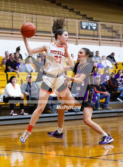 Thumbnail 2 in Bellbrook vs. Versailles photogallery.