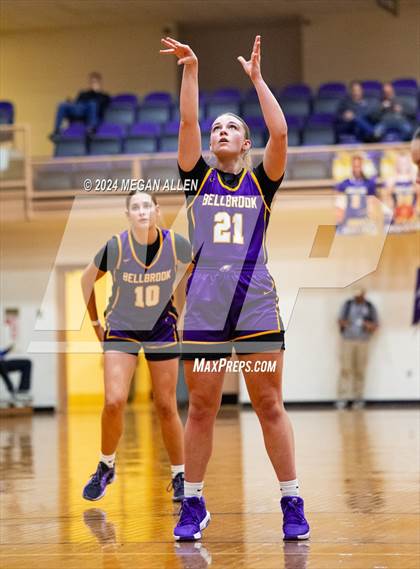 Thumbnail 1 in Bellbrook vs. Versailles photogallery.