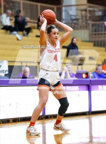 Thumbnail 1 in Bellbrook vs. Versailles photogallery.