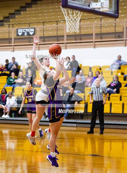 Thumbnail 1 in Bellbrook vs. Versailles photogallery.