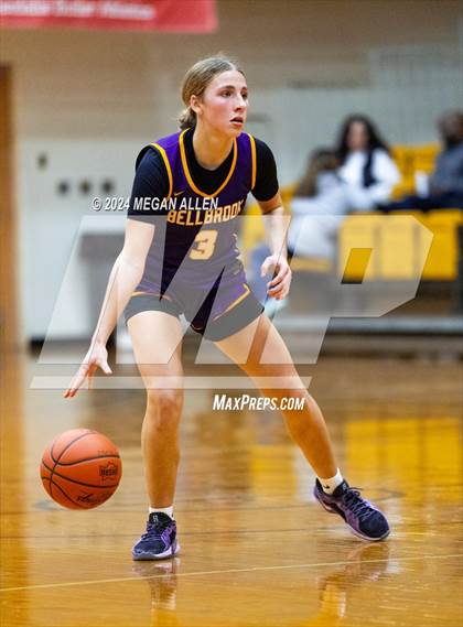 Thumbnail 2 in Bellbrook vs. Versailles photogallery.