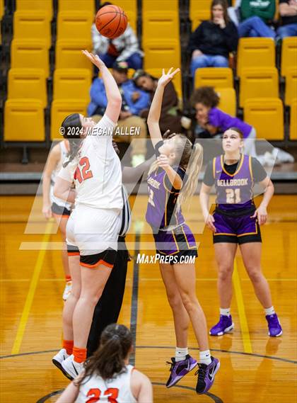Thumbnail 2 in Bellbrook vs. Versailles photogallery.
