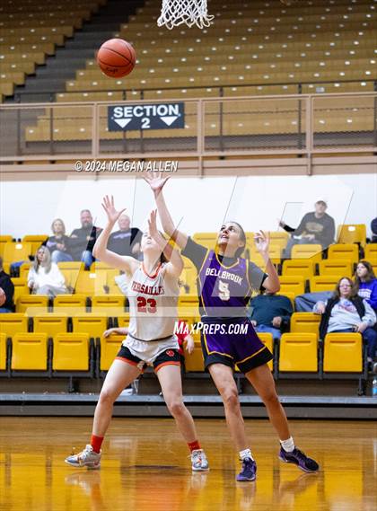 Thumbnail 3 in Bellbrook vs. Versailles photogallery.