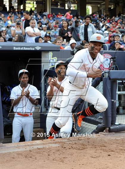 Thumbnail 3 in George Washington vs. Tottenville (PSAL Class AAA Final) photogallery.