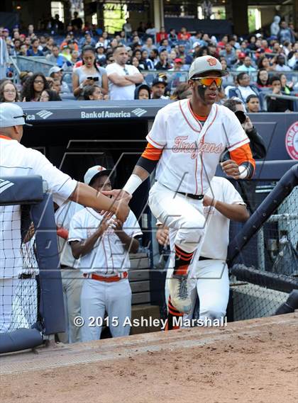 Thumbnail 3 in George Washington vs. Tottenville (PSAL Class AAA Final) photogallery.