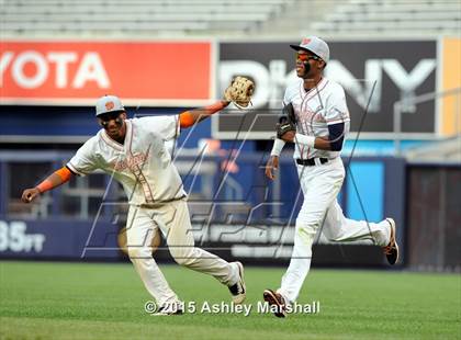 Thumbnail 2 in George Washington vs. Tottenville (PSAL Class AAA Final) photogallery.
