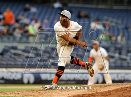 Thumbnail 3 in George Washington vs. Tottenville (PSAL Class AAA Final) photogallery.