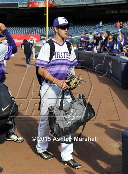 Thumbnail 2 in George Washington vs. Tottenville (PSAL Class AAA Final) photogallery.