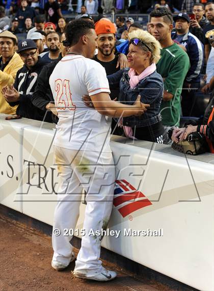 Thumbnail 3 in George Washington vs. Tottenville (PSAL Class AAA Final) photogallery.