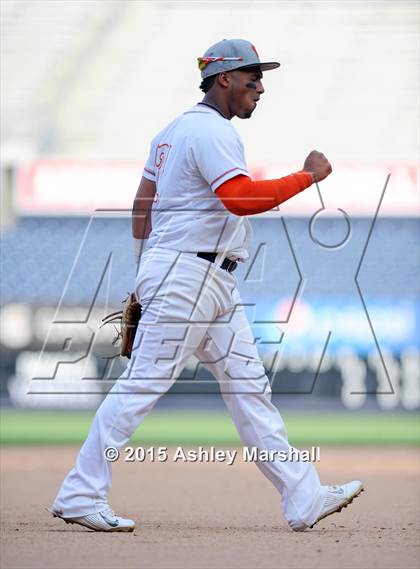 Thumbnail 3 in George Washington vs. Tottenville (PSAL Class AAA Final) photogallery.