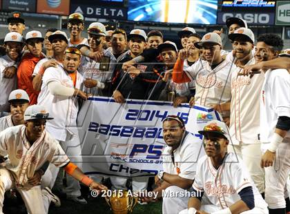Thumbnail 3 in George Washington vs. Tottenville (PSAL Class AAA Final) photogallery.