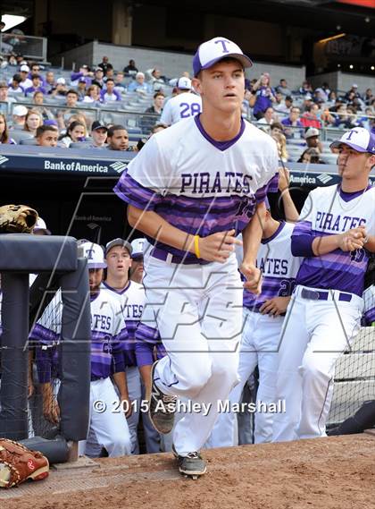 Thumbnail 2 in George Washington vs. Tottenville (PSAL Class AAA Final) photogallery.