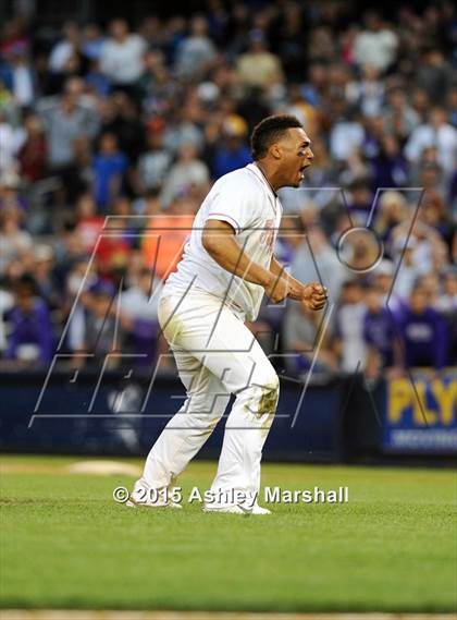 Thumbnail 3 in George Washington vs. Tottenville (PSAL Class AAA Final) photogallery.