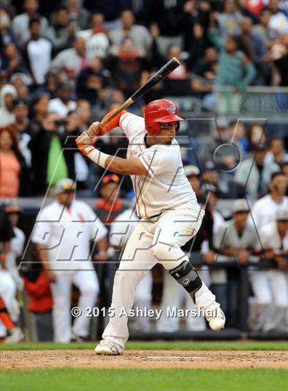 Thumbnail 2 in George Washington vs. Tottenville (PSAL Class AAA Final) photogallery.