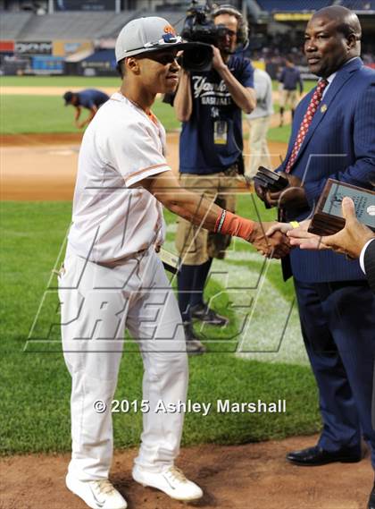 Thumbnail 2 in George Washington vs. Tottenville (PSAL Class AAA Final) photogallery.