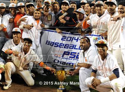 Thumbnail 1 in George Washington vs. Tottenville (PSAL Class AAA Final) photogallery.